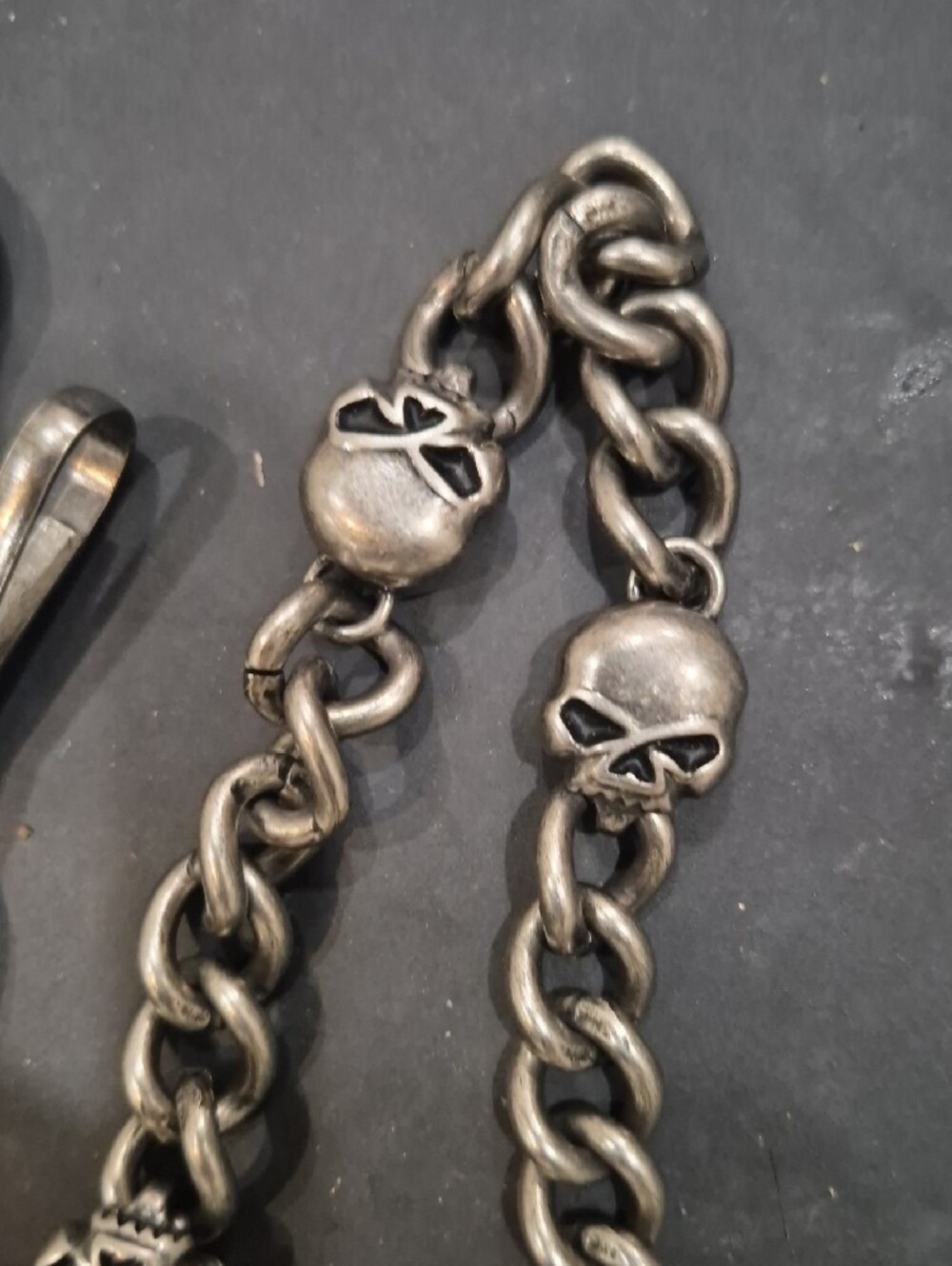Vintage Silver Skull Chain Wallet Strap for Men - Picture 3 of 9